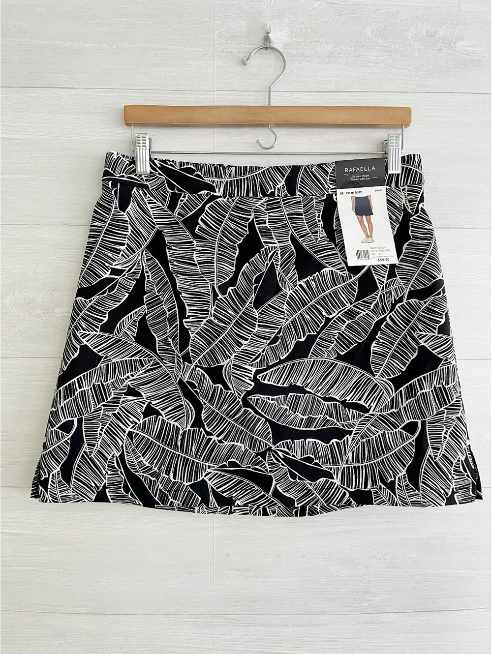NWT Rafaella Comfort Skort Medium Black White Tropical Leaf Print Stretch